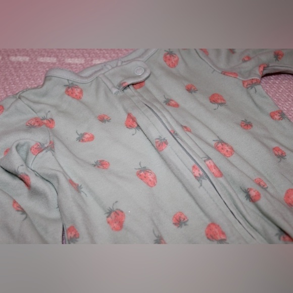 Carter’s Set of 2 Footed Onesies Strawberry Flamingo Print 6 Months - Picture 5 of 6